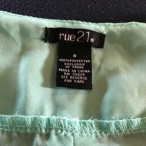 ‼️Mix and Match 3 items for $5‼️ women’s size small Rue 21 Blouse - Picture 2 of 2